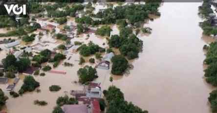 Foto: Banjir besar yang melanda Kota Cobija di Bolivia bagian utara, sebagai akibat hujan lebat selama tiga bulan terakhir.
