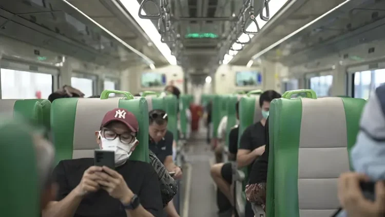 Foto: Di dalam kereta