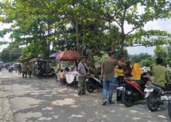 Jelang Ramadhan, Warga Medan Padati Tempat Pemakaman