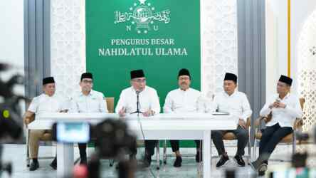 Foto: Ketua Umum Pengurus Besar Nahdlatul Ulama (PBNU) KH Yahya Cholil Staquf dalam konferensi pers di Jakarta, Kamis (21/3/2024).