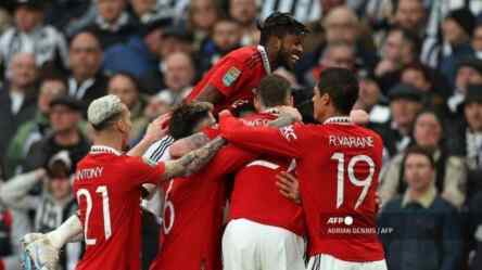 Foto: Pemain sayap Manchester United Amad Diallo melakukan selebrasi setelah mencetak gol atas Liverpool saat laga perempat final Piala FA di Old Trafford, Manchester, Minggu (17/3/2023).