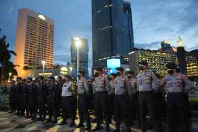Foto: Polri bakal mengerahkan 76.912 personel dalam rangka pengamanan mudik Lebaran melalui Operasi Ketupat yang digelar pada 4-16 April.
