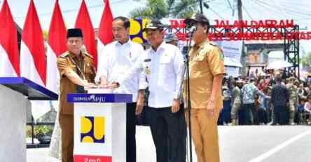Resmikan Jalan