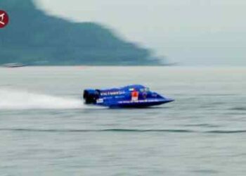Jonas Andersson-Erik Stark Tercepat di Sprint Race F1 Powerboat