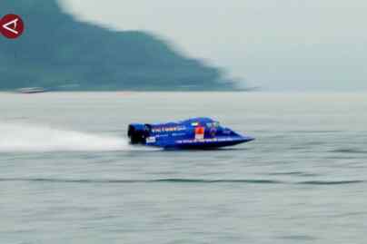 Foto: Sprint Race F1 Powerboat Danau Toba hari pertama.