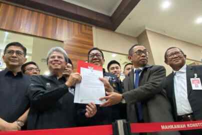 Foto: TPN Ganjar-Mahfud mendaftarkan permohonan PHPU ke MK, Sabtu kemarin.