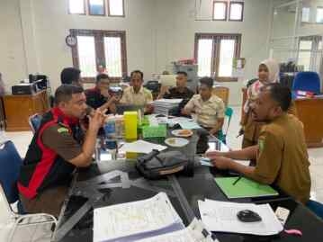 Tim penyidik kejaksaan menggeledah Kantor BPKD Kota Sabang.