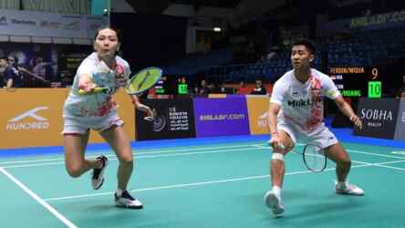 Foto: Ganda campuran Indonesia Dejan/Gloria lolos perempat final All England 2024.