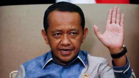Menteri Bahlil dilaporkan atas dugaan penerimaan gratifikasi, suap, dan pemerasan berkaitan dengan keputusan mencabut dan memulihkan izin tambang di Indonesia.