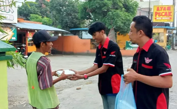 Foto: Indahnya berbagi
