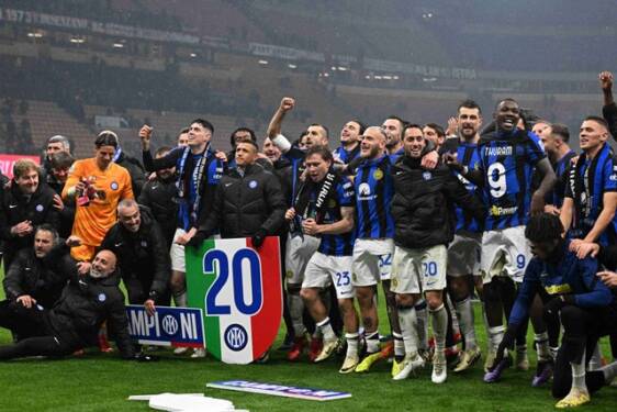 Foto: Inter Milan juara Serie A 2023/24 usai menang lawan AC Milan 2-1.