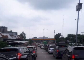 Puncak Arus Balik di Tol Amplas, Puluhan Ribu Kendaraan Melintas