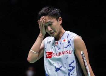 Mantan Juara Dunia Kento Momota Gantung Raket