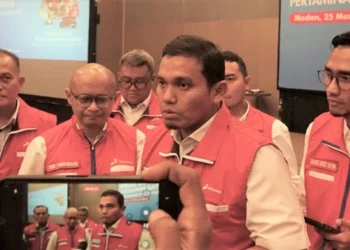 Memberikan Keterangan