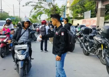 Berbagi takjil