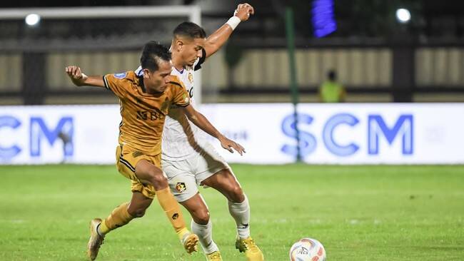 Foto: Pertandingan Bhayangkara FC vs Persik di Liga 1, Selasa (16/4).
