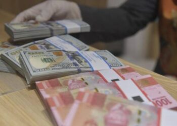 Rupiah Kembali Tertekan, Harga Emas Turun