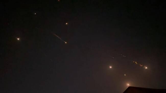 Foto: Serangan rudal Iran ke Israel.