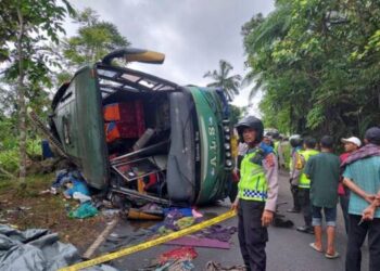 Bus ALS Celaka, 1 Orang Tewas-7 Luka Berat