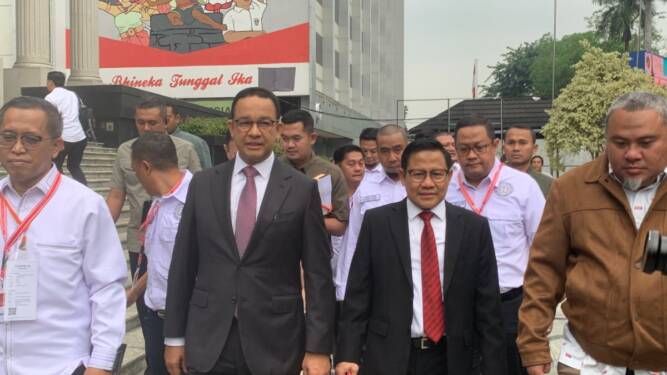 Foto: Anies, Cak Imin, dan pendukung.