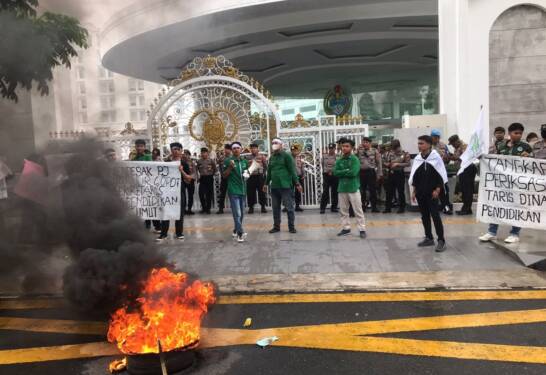 Foto: Demo HM Iklab Raya