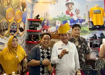 Berkunjung ke stan Pertamina Patra Niaga