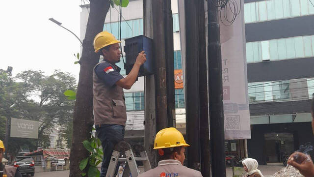 Foto: Cabut Meteren Listrik