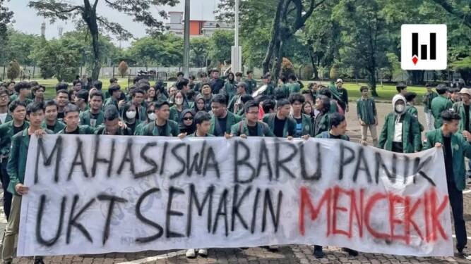 Foto: Protes UKT Naik
