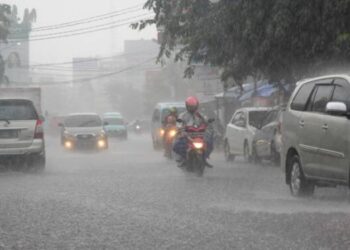 Cuaca Hari Ini: Waspadai Hujan Lebat!