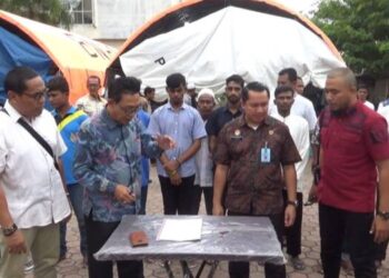 Petugas Imigrasi Angkut 11 WN Bangladesh ke Sumut dari Pengungsian