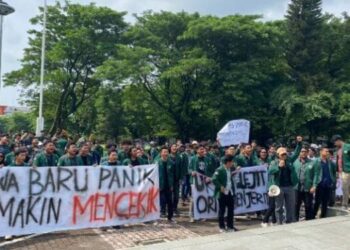 UKT Melejit Naik, Mahasiswa USU Geruduk Biro Rektor