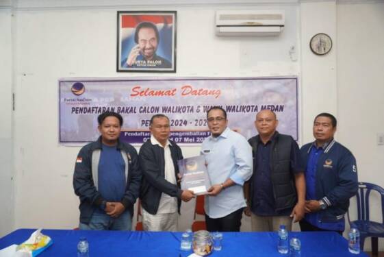 Foto: Wakil Wali Kota Medan, Aulia Rachman saat mendaftar calon Wali Kota Medan ke DPD NasDem Medan.
