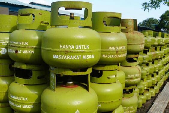 Foto: Pembelian LPG 3 kilogram (kg) wajib menggunakan KTP mulai 1 Juni mendatang.