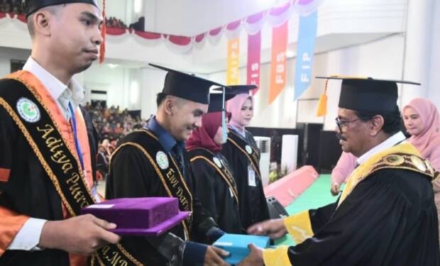 Wisudawan Unimed