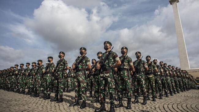 Foto: RUU TNI mengubah ketentuan Pasal 53. Batas usia pensiun perwira diperpanjang jadi 60 tahun.