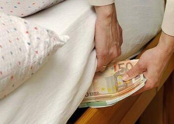 Demi Naik Haji, Nenek 71 Tahun Ini Menabung di Bawah Bantal