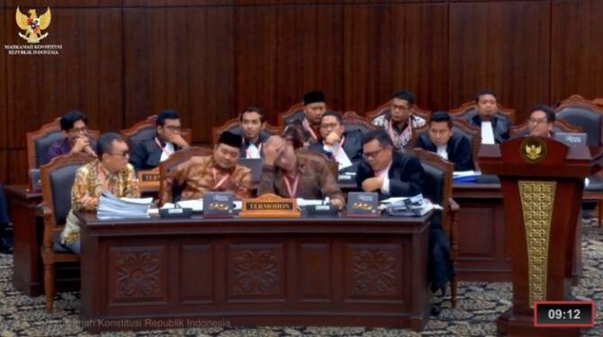 Foto: Hasyim Asy'ari saat sidang MK.