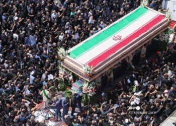 Warga Iran Penuhi Prosesi Pemakaman Presiden Ebrahim Raisi