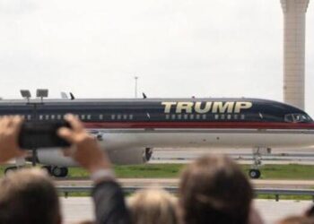 Jet Pribadi Donald Trump Tabrakan di Bandara