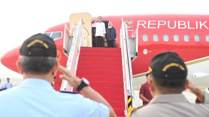 Foto: Jokowi dan Iriana bertolak ke Sumbar.
