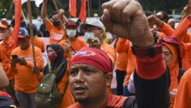 Foto: Massa dari kalangan buruh akan berdemonstrasi sekaligus memperingati Hari Buruh atau May Day.