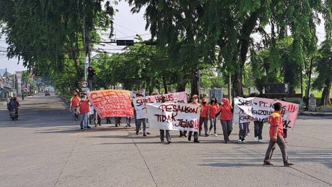 Foto: Demo Karyawan Shell