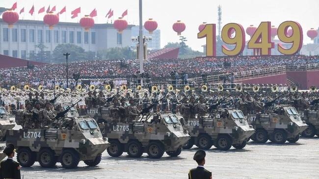 Presiden Xi Jinping berencana mereformasi besar-besaran militer Tiongkok menyusul ambisinya membuat angkatan bersenjata terkuat di dunia kalahkan Amerika Serikat.