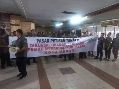Foto: Ambil Alih Pasar