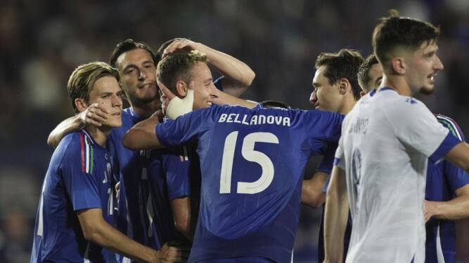 Foto: Davide Frattesi melakukan selebrasi setelah mencetak gol untuk Timnas Italia melawan Bosnia & Herzegovina di Stadio Carlo Castellani.