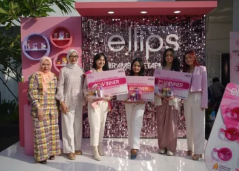Berpose bersama