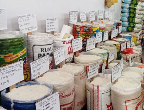 Foto: Pemerintah resmi menaikkan harga eceran beras mulai 1 Juni.