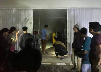 Gudang Minimarket Alfamart di Medan Johor Terbakar
