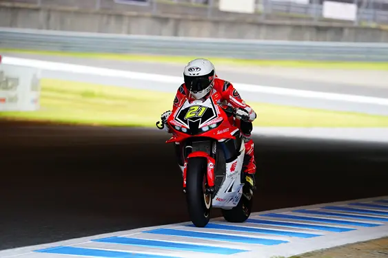 Pebalap Astra Honda, M. Adenanta Putra