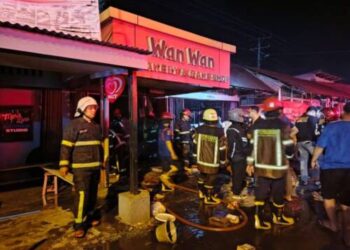 Toko Roti di Medan Polonia Terbakar